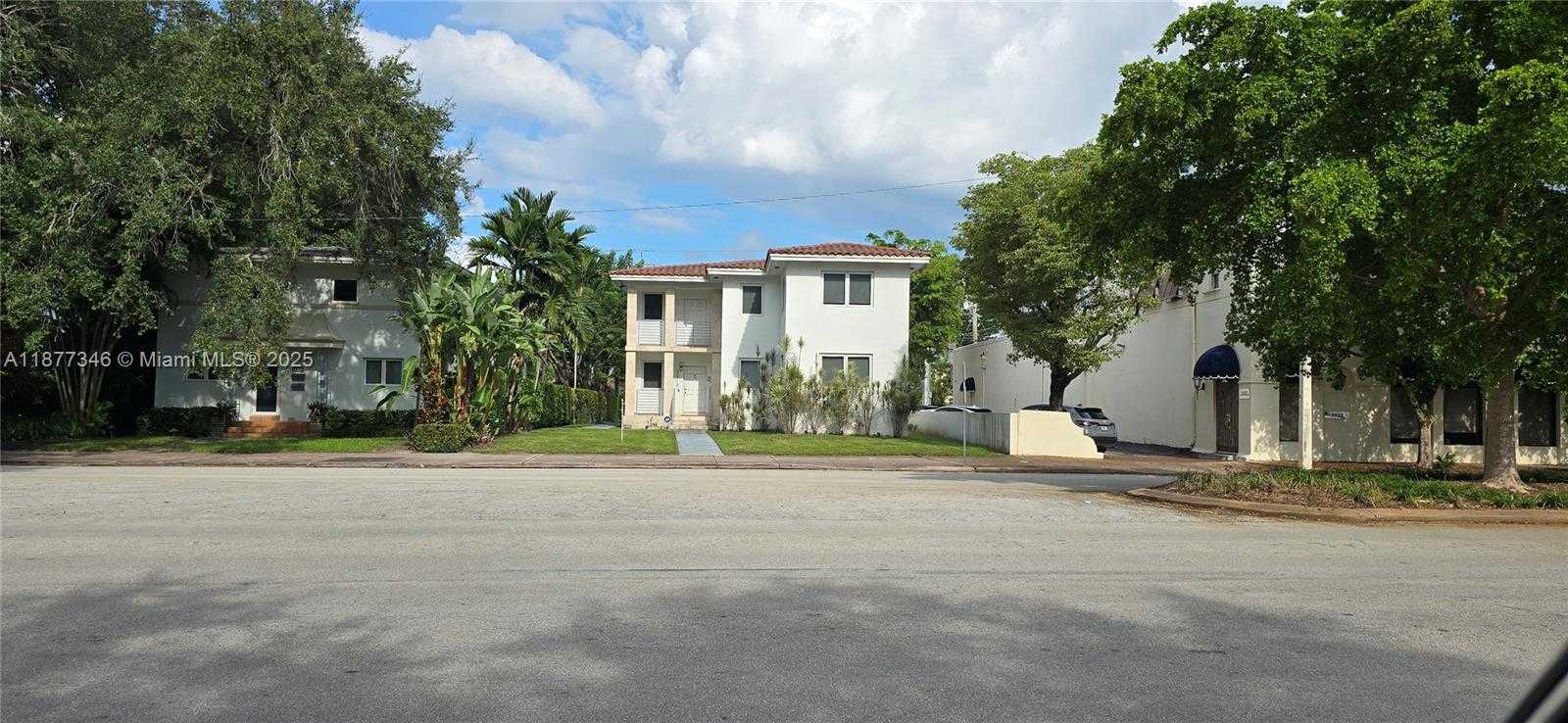 Small Image of 3915 PONCE DE LEON BLVD #L2, Coral Gables Number 1