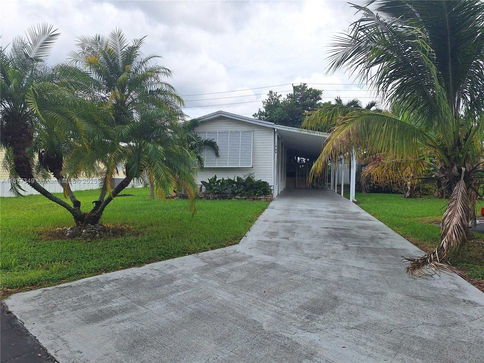 Small Image of 35303 SOUTH WEST 180TH AVE #308, Homestead Number 2
