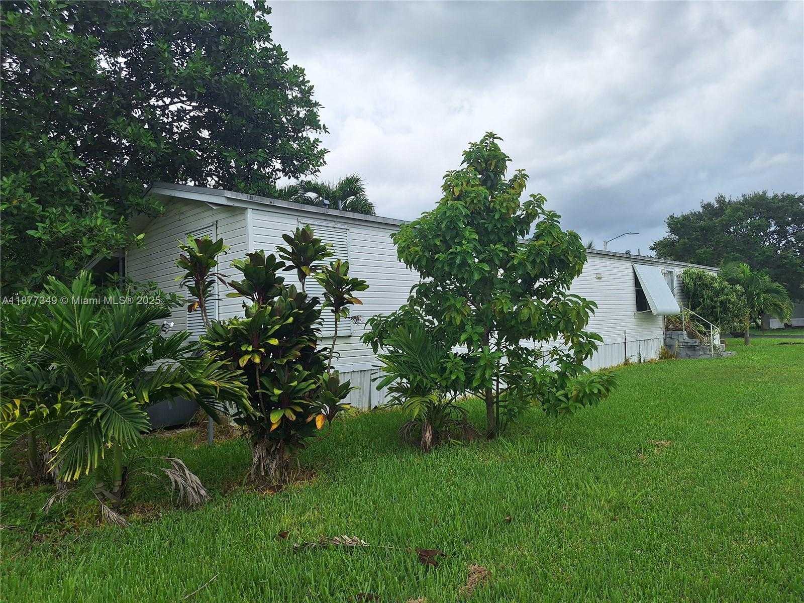 Small Image of 35303 SOUTH WEST 180TH AVE #308, Homestead Number 7