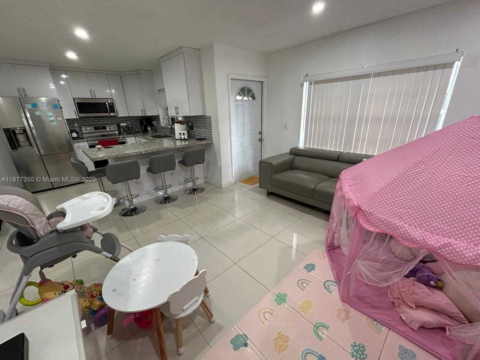 Small Image of 15852 SOUTH WEST 68TH TER #15852, Miami Number 11