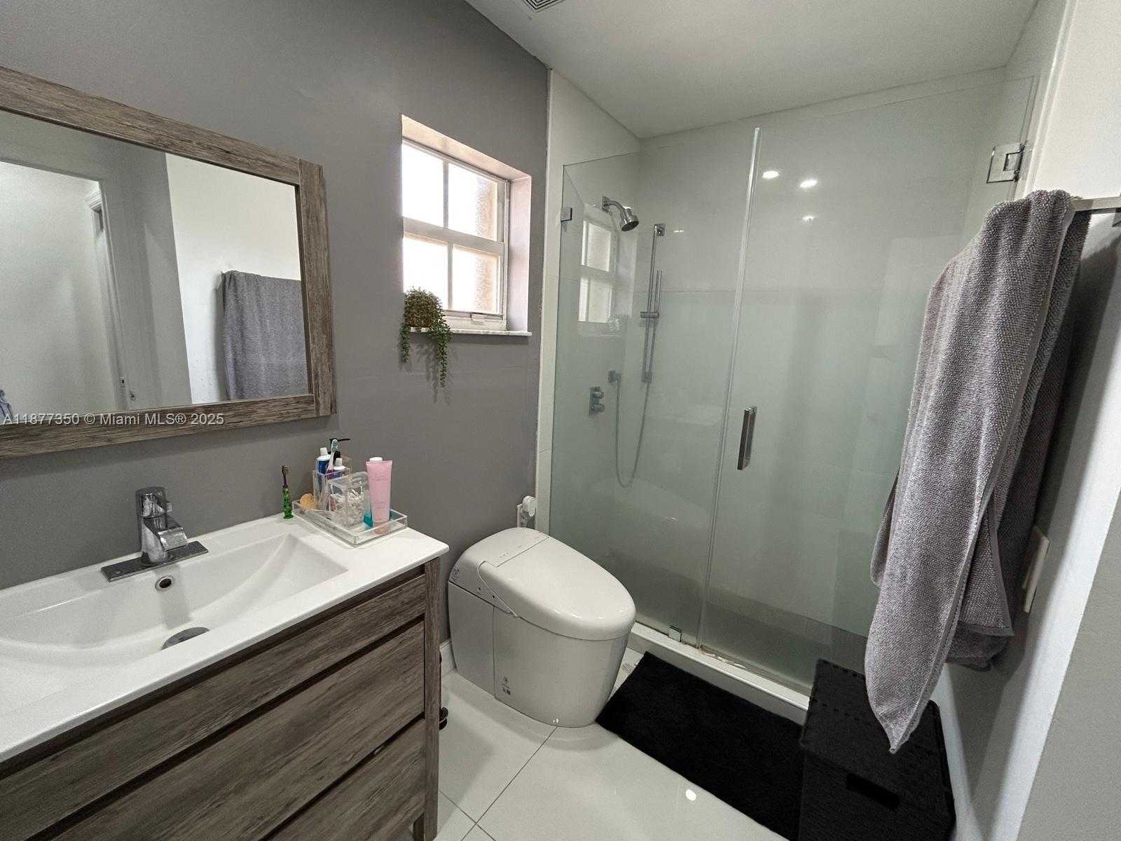 Small Image of 15852 SOUTH WEST 68TH TER #15852, Miami Number 17
