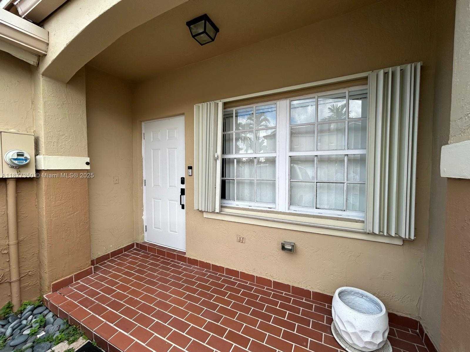 Small Image of 15852 SOUTH WEST 68TH TER #15852, Miami Number 2