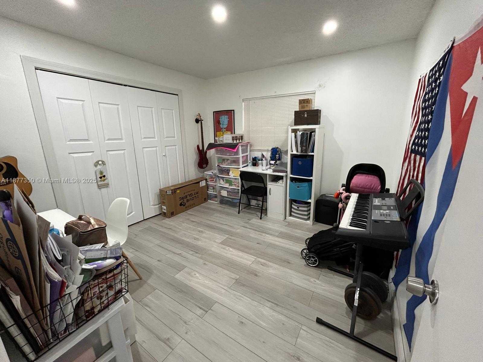 Small Image of 15852 SOUTH WEST 68TH TER #15852, Miami Number 21