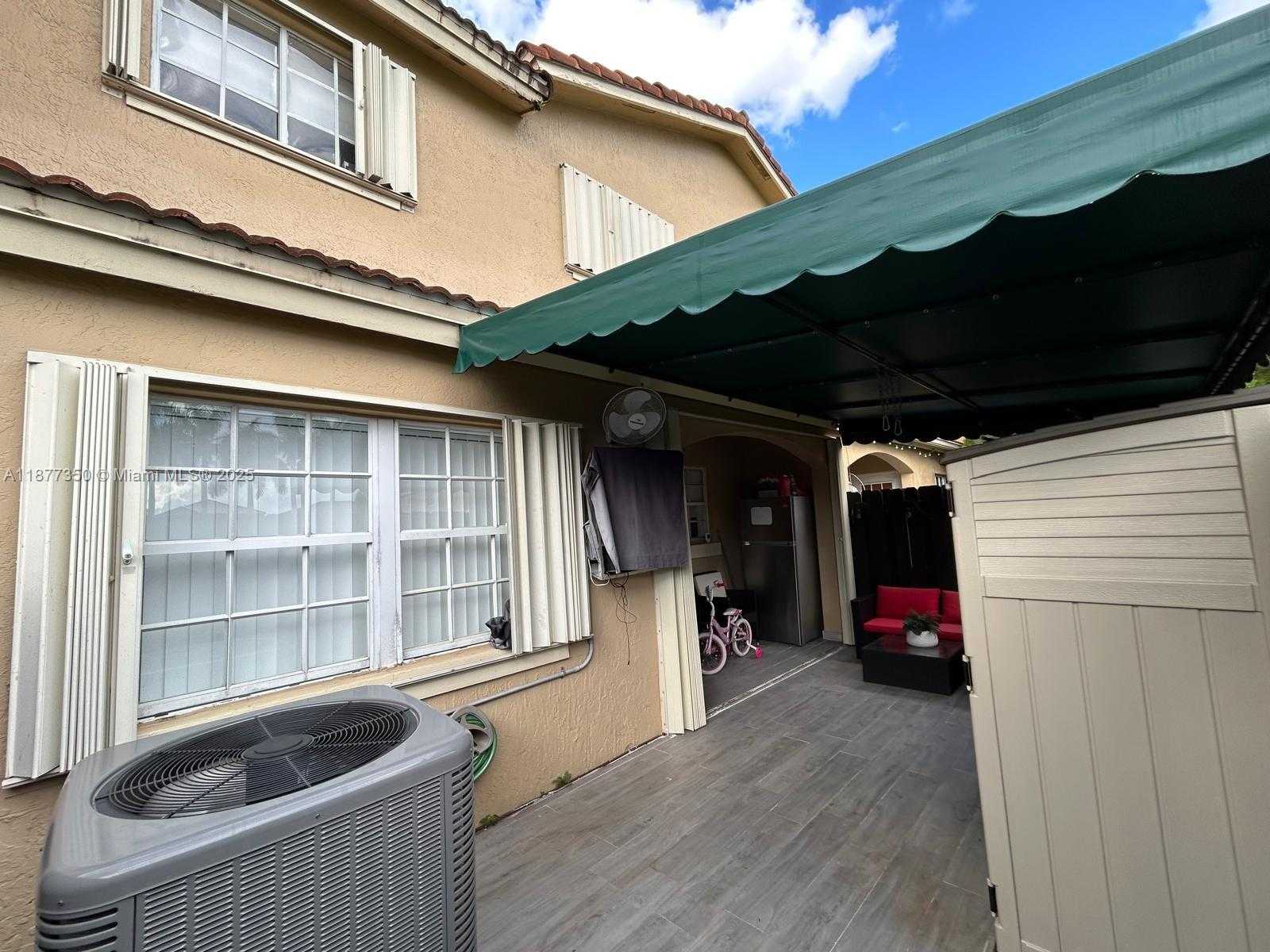 Small Image of 15852 SOUTH WEST 68TH TER #15852, Miami Number 24