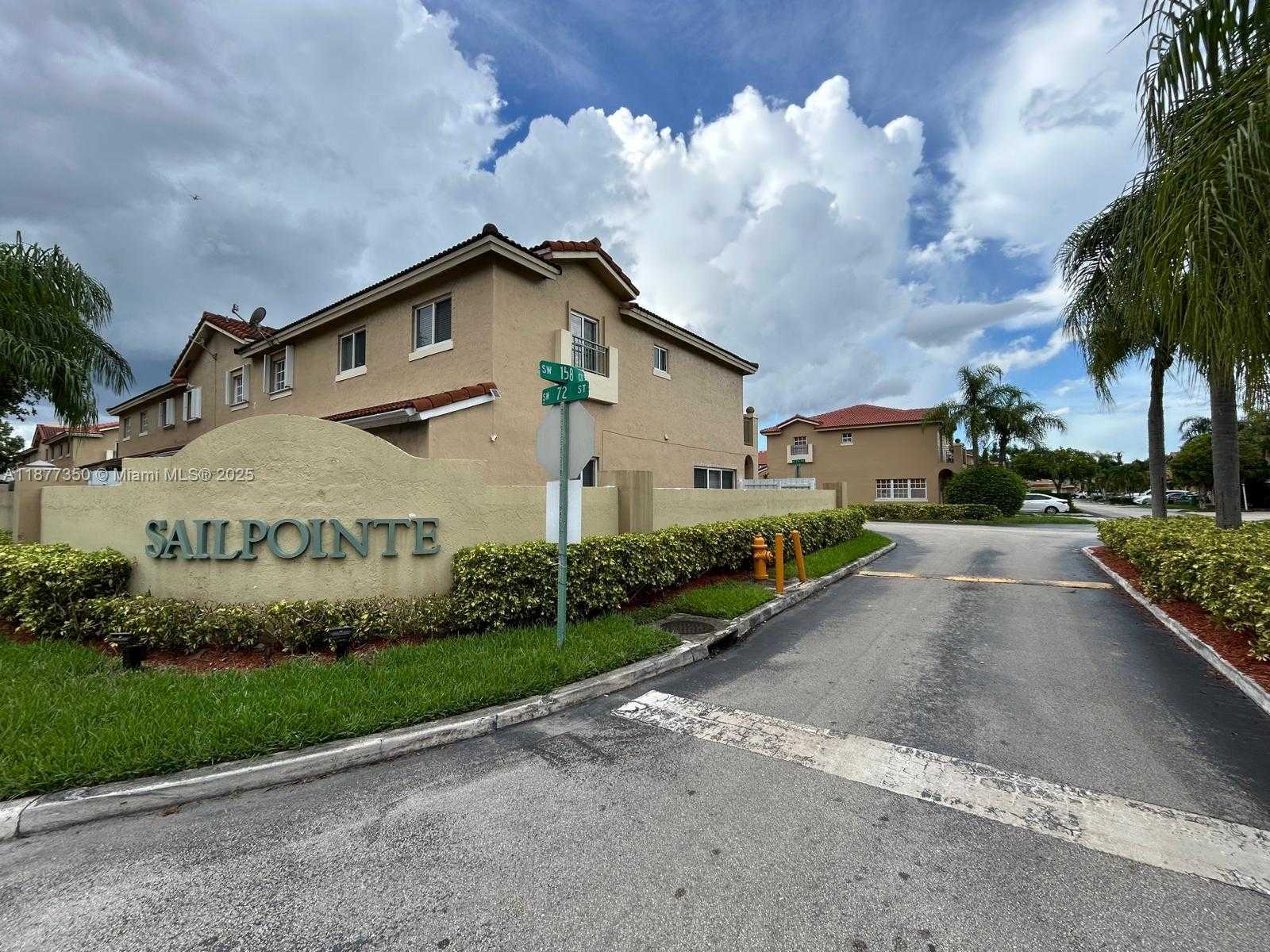 Small Image of 15852 SOUTH WEST 68TH TER #15852, Miami Number 25