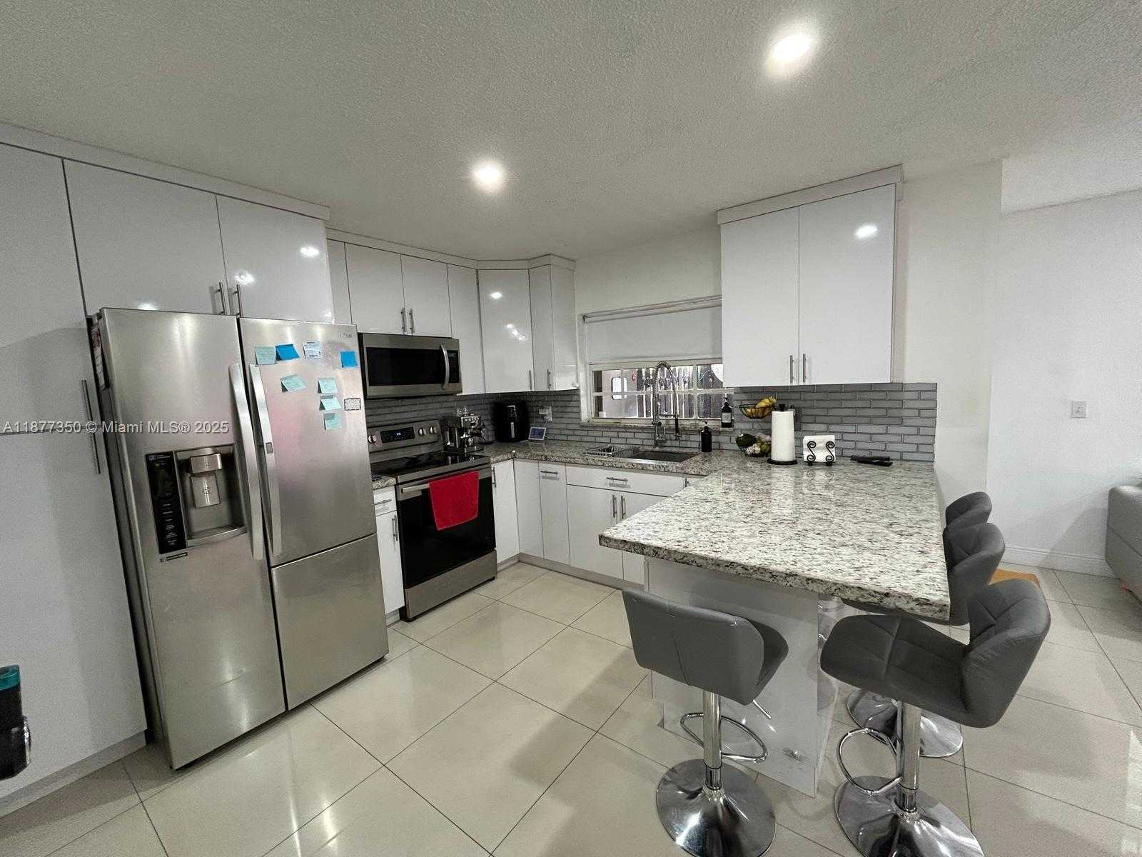 Small Image of 15852 SOUTH WEST 68TH TER #15852, Miami Number 9