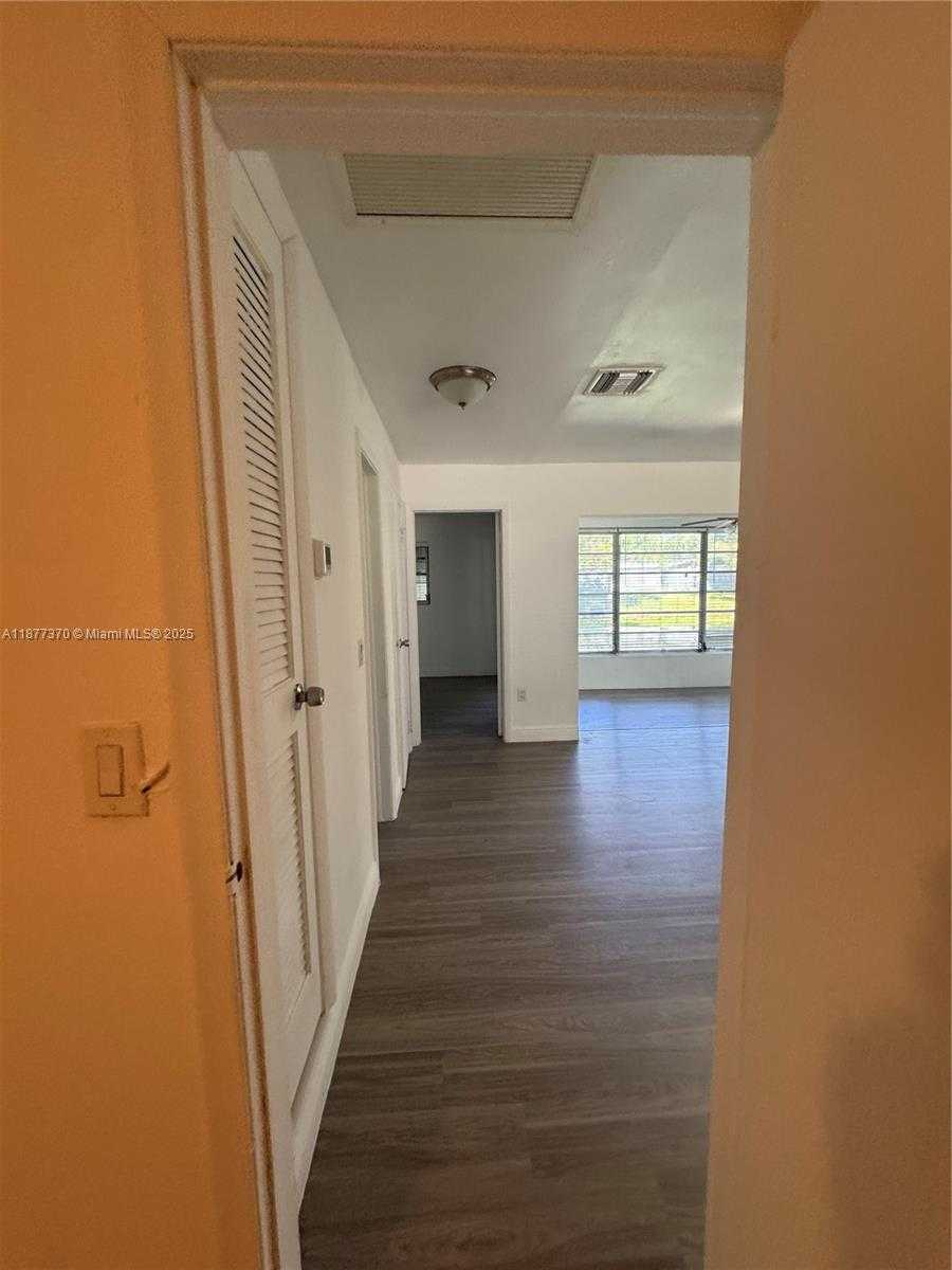 Small Image of 2985 NORTH WEST 69TH AVE, Sunrise Number 16