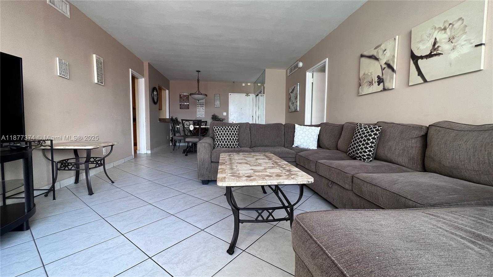 Small Image of 5161 COLLINS AVE #1701, Miami Beach Number 2