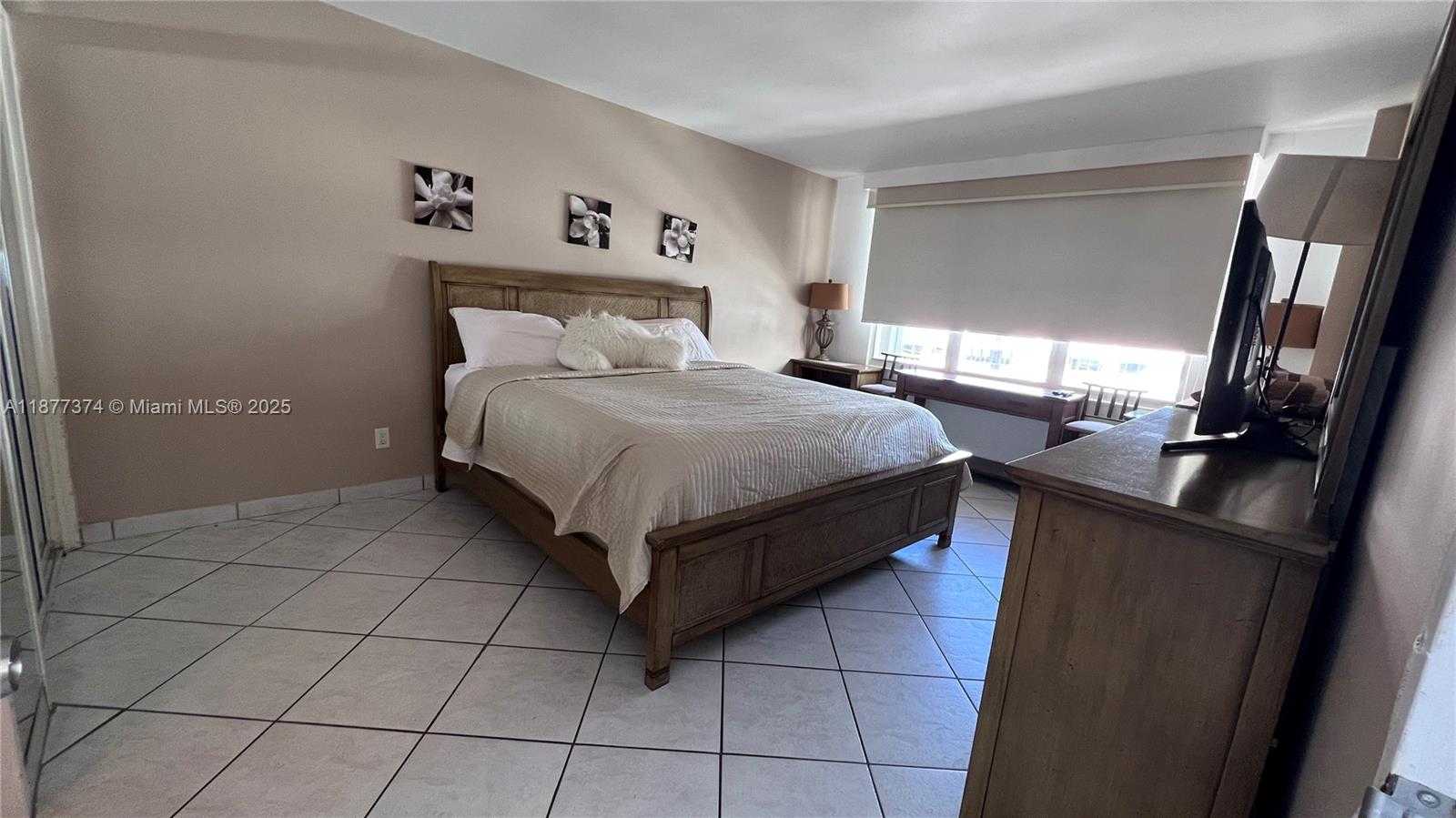Small Image of 5161 COLLINS AVE #1701, Miami Beach Number 4