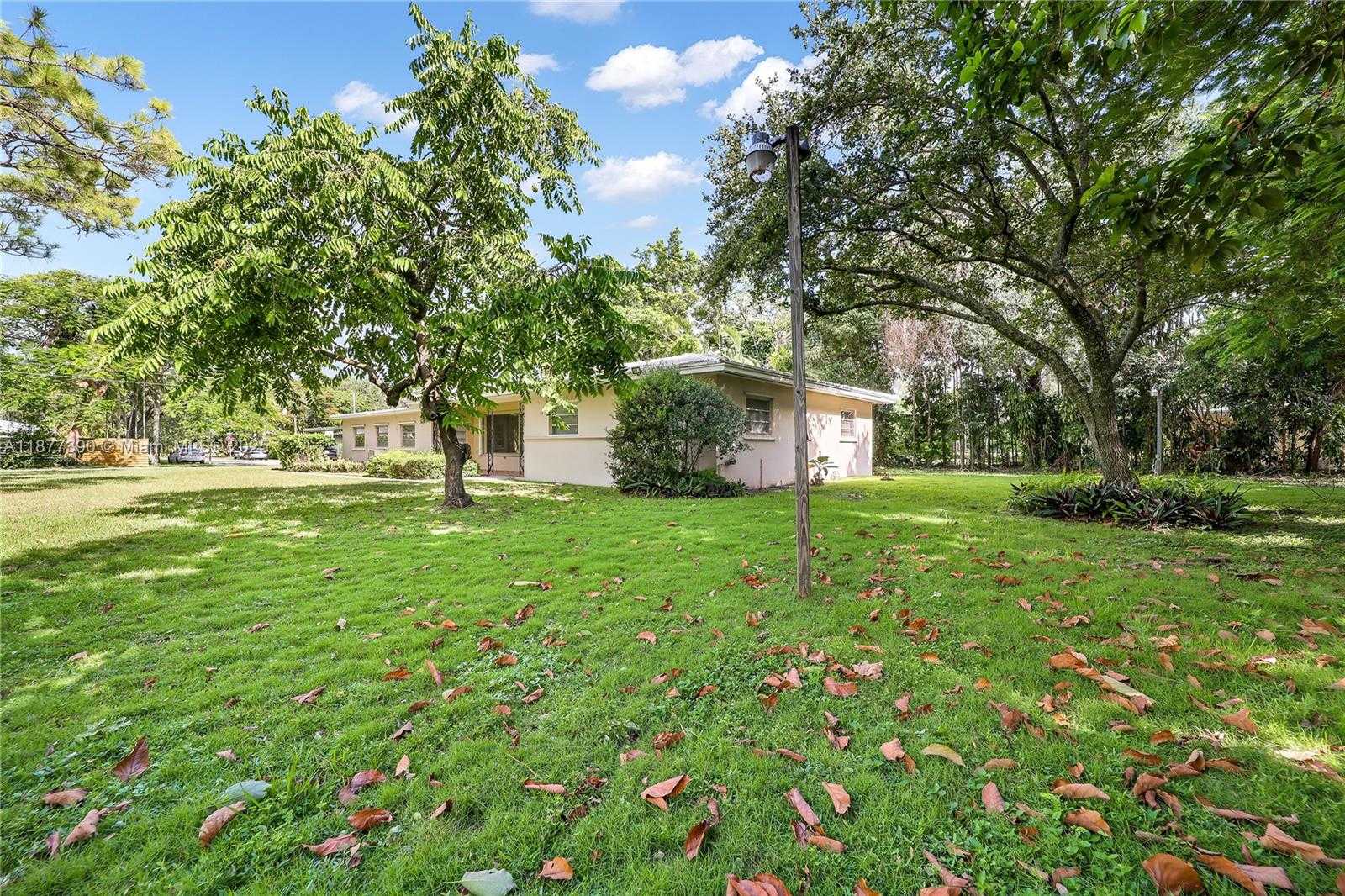 Small Image of 6445 SOUTH WEST 46TH TER, Miami Number 18
