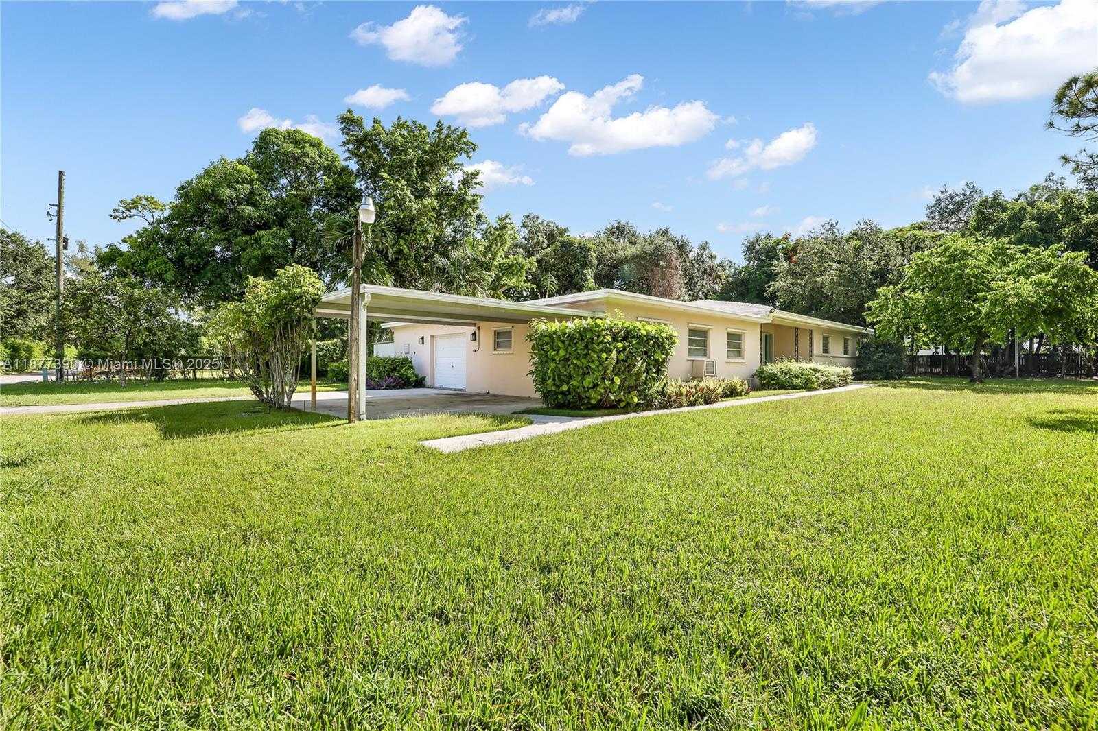 Small Image of 6445 SOUTH WEST 46TH TER, Miami Number 19