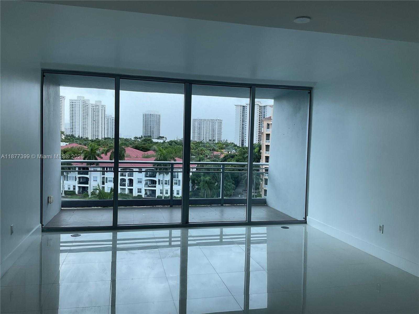 Small Image of Aventura Number 17