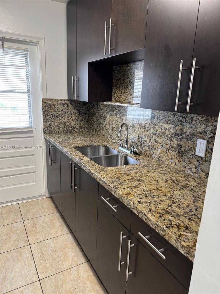 Small Image of 5420 HOLLYWOOD BLVD #202, Hollywood Number 5