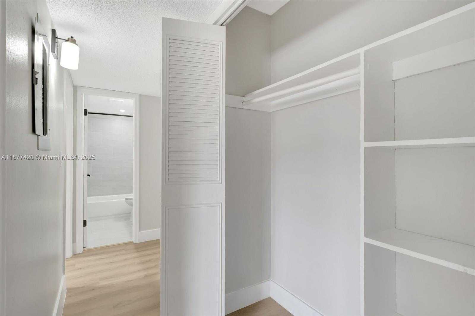 Small Image of 1720 CLEVELAND ST #106E, Hollywood Number 10