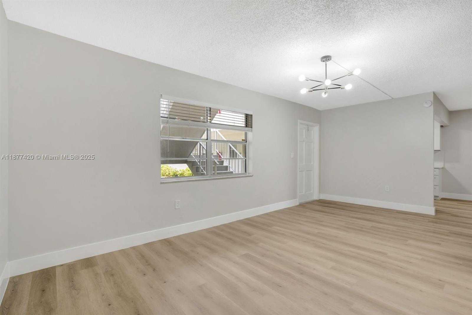 Small Image of 1720 CLEVELAND ST #106E, Hollywood Number 11