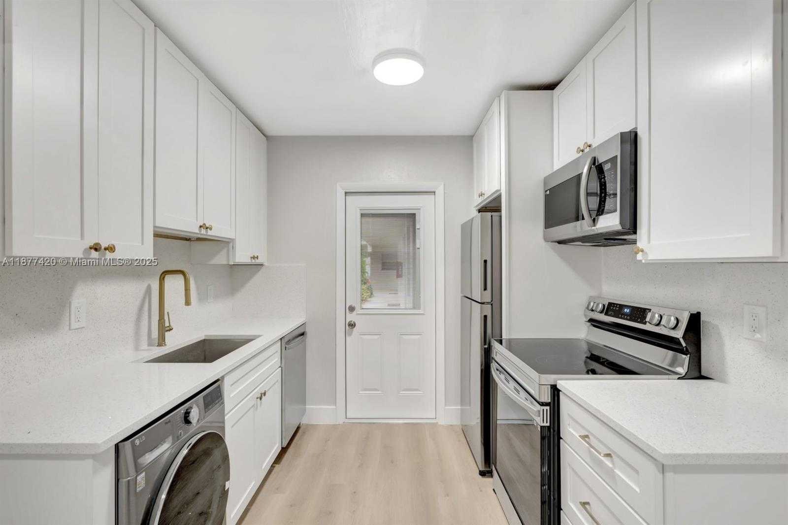 Small Image of 1720 CLEVELAND ST #106E, Hollywood Number 13