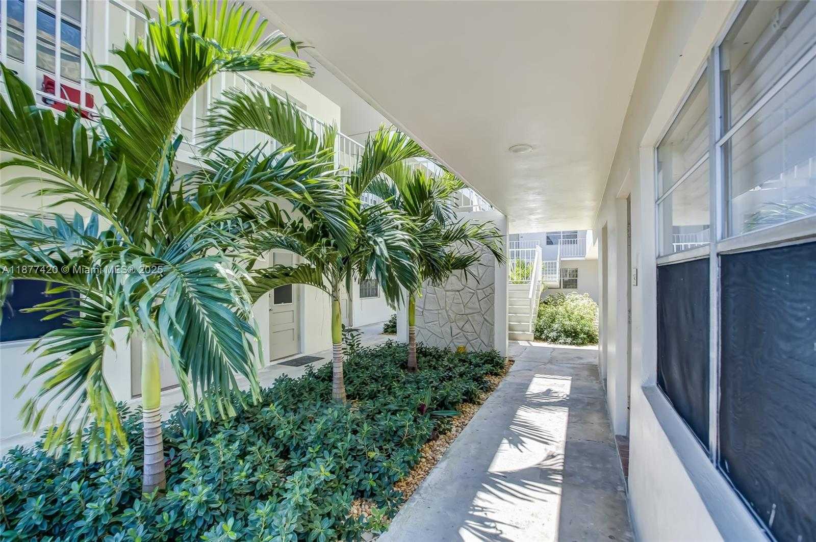 Small Image of 1720 CLEVELAND ST #106E, Hollywood Number 2