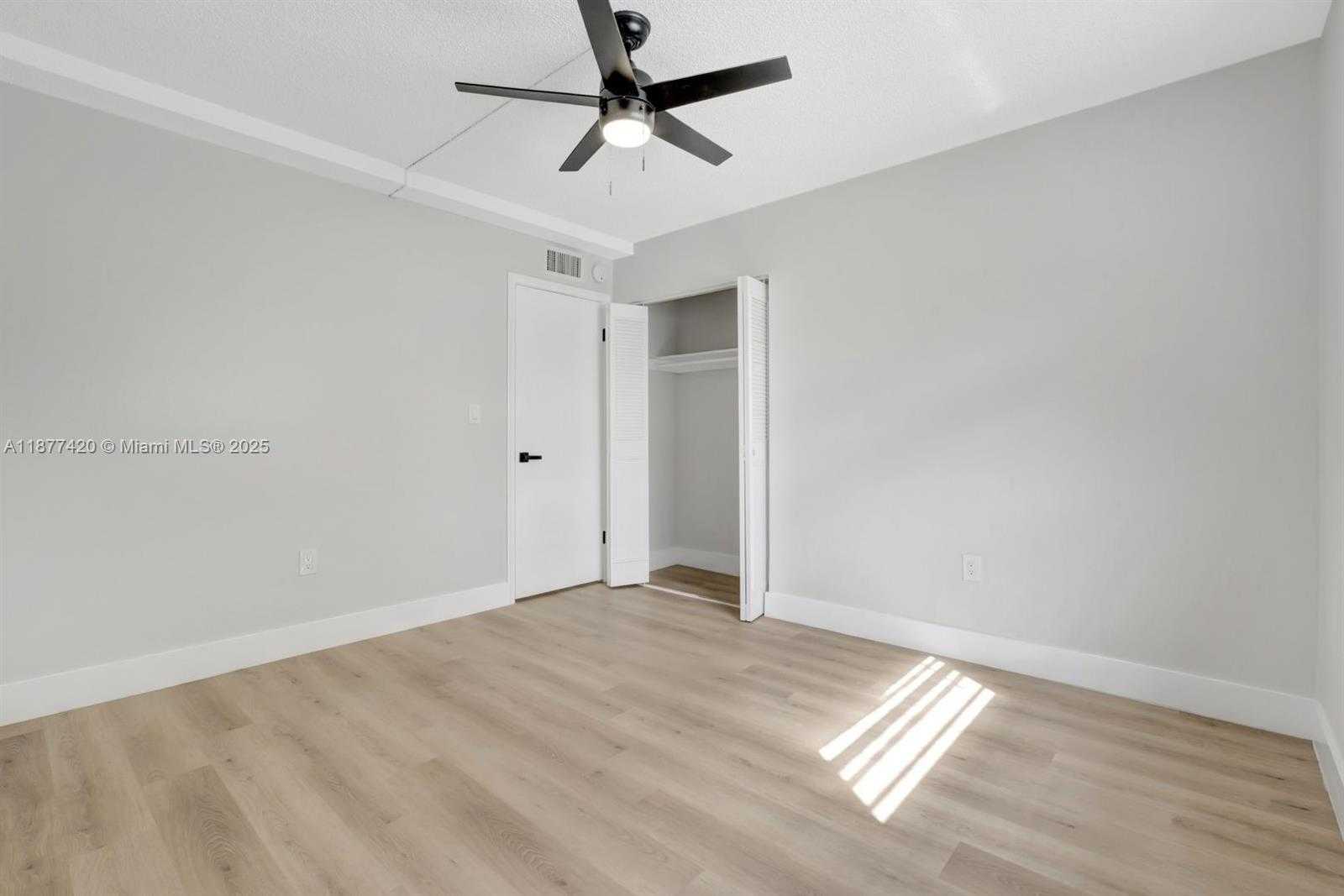 Small Image of 1720 CLEVELAND ST #106E, Hollywood Number 21