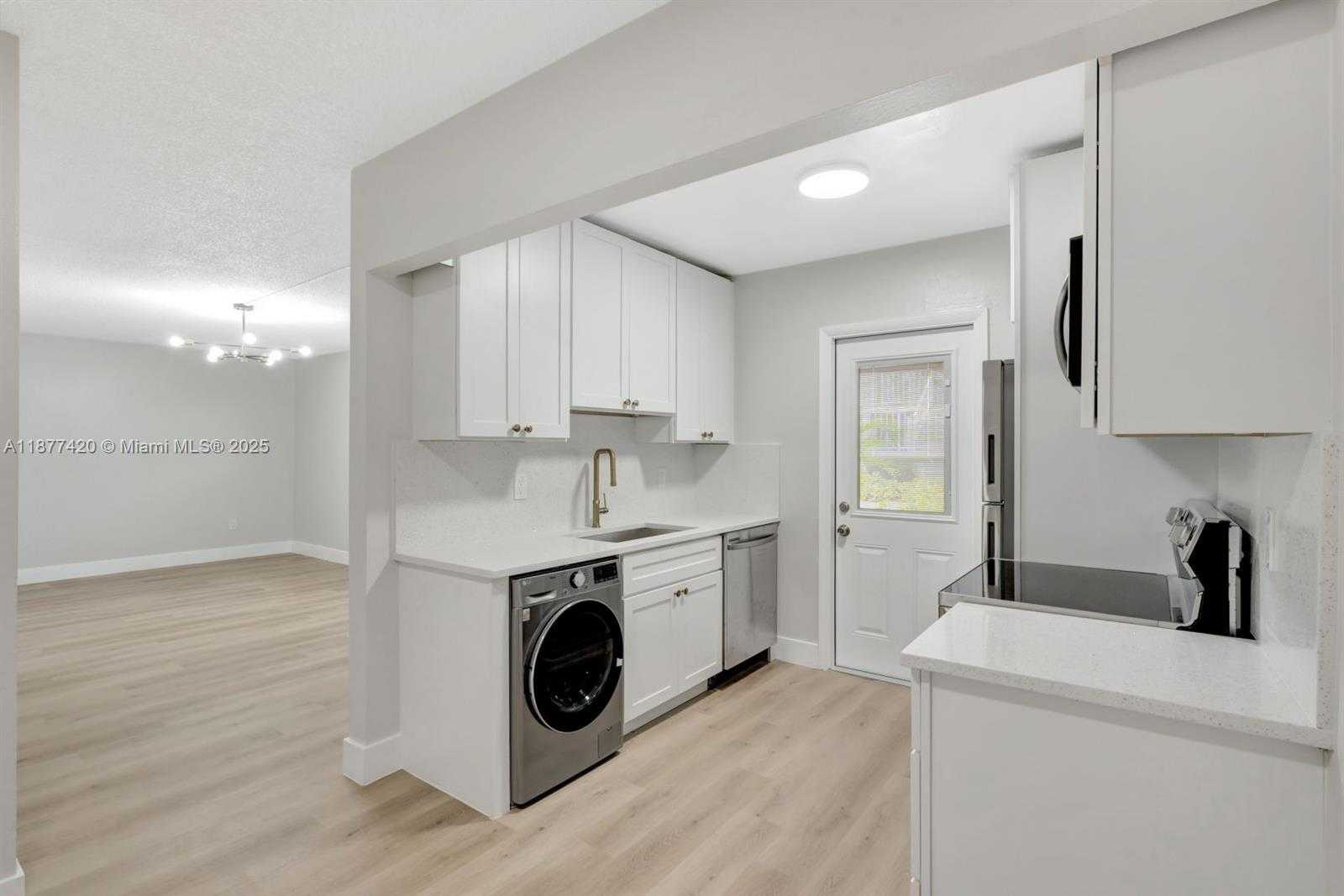 Small Image of 1720 CLEVELAND ST #106E, Hollywood Number 6
