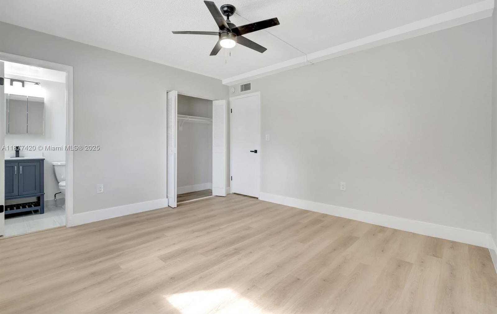 Small Image of 1720 CLEVELAND ST #106E, Hollywood Number 9