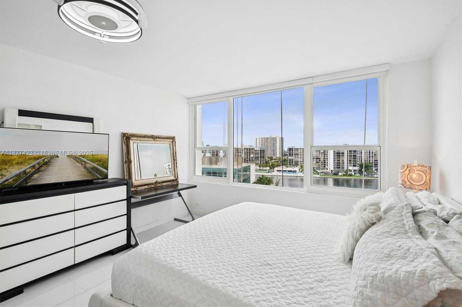 Small Image of 3505 SOUTH OCEAN DR #901, Hollywood Number 12