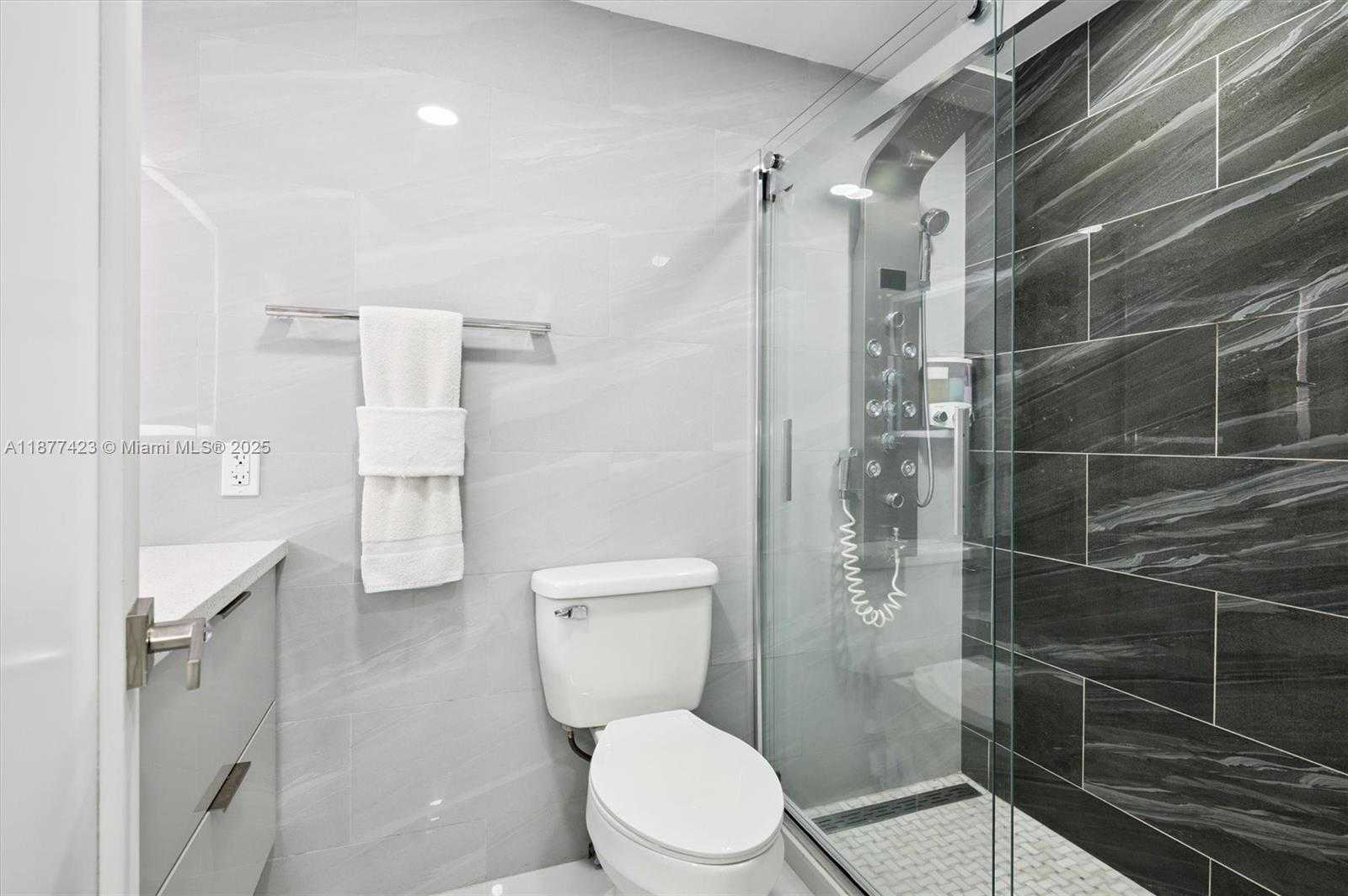 Small Image of 3505 SOUTH OCEAN DR #901, Hollywood Number 14