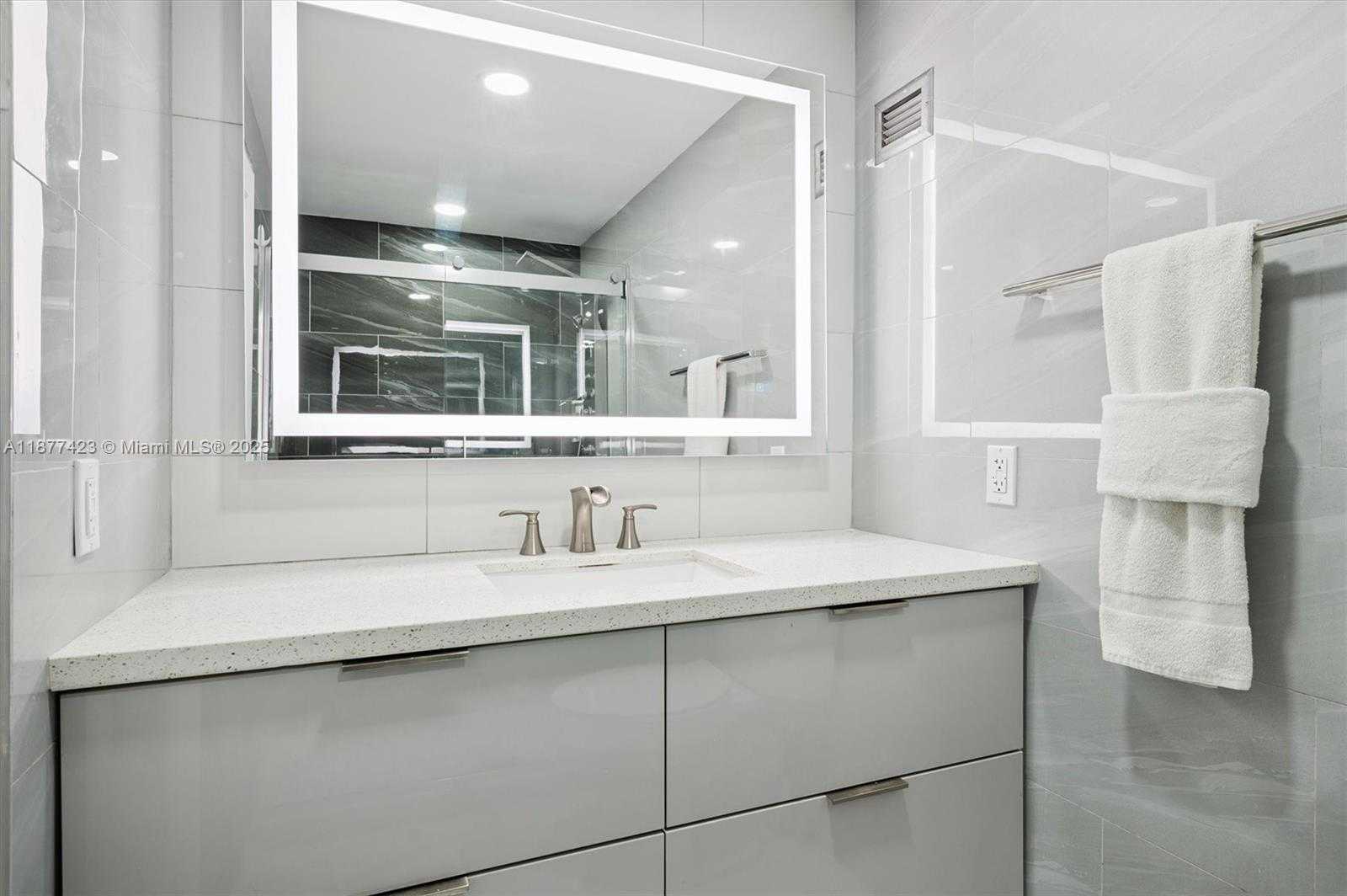 Small Image of 3505 SOUTH OCEAN DR #901, Hollywood Number 15
