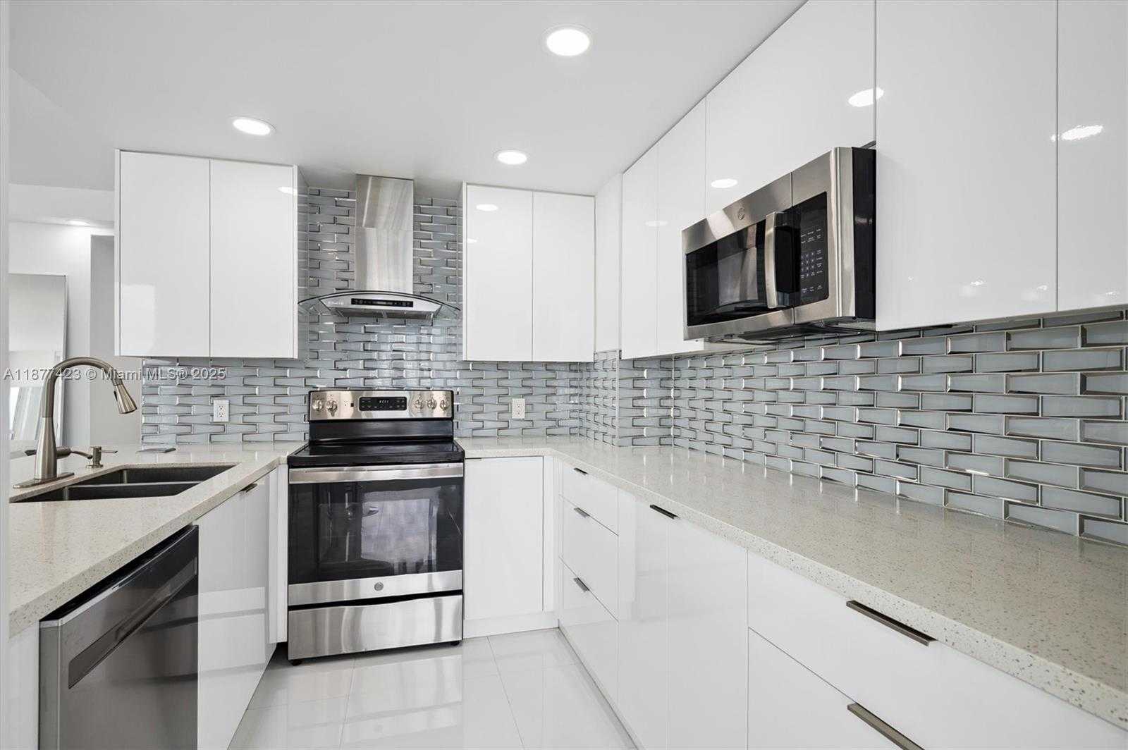 Small Image of 3505 SOUTH OCEAN DR #901, Hollywood Number 9