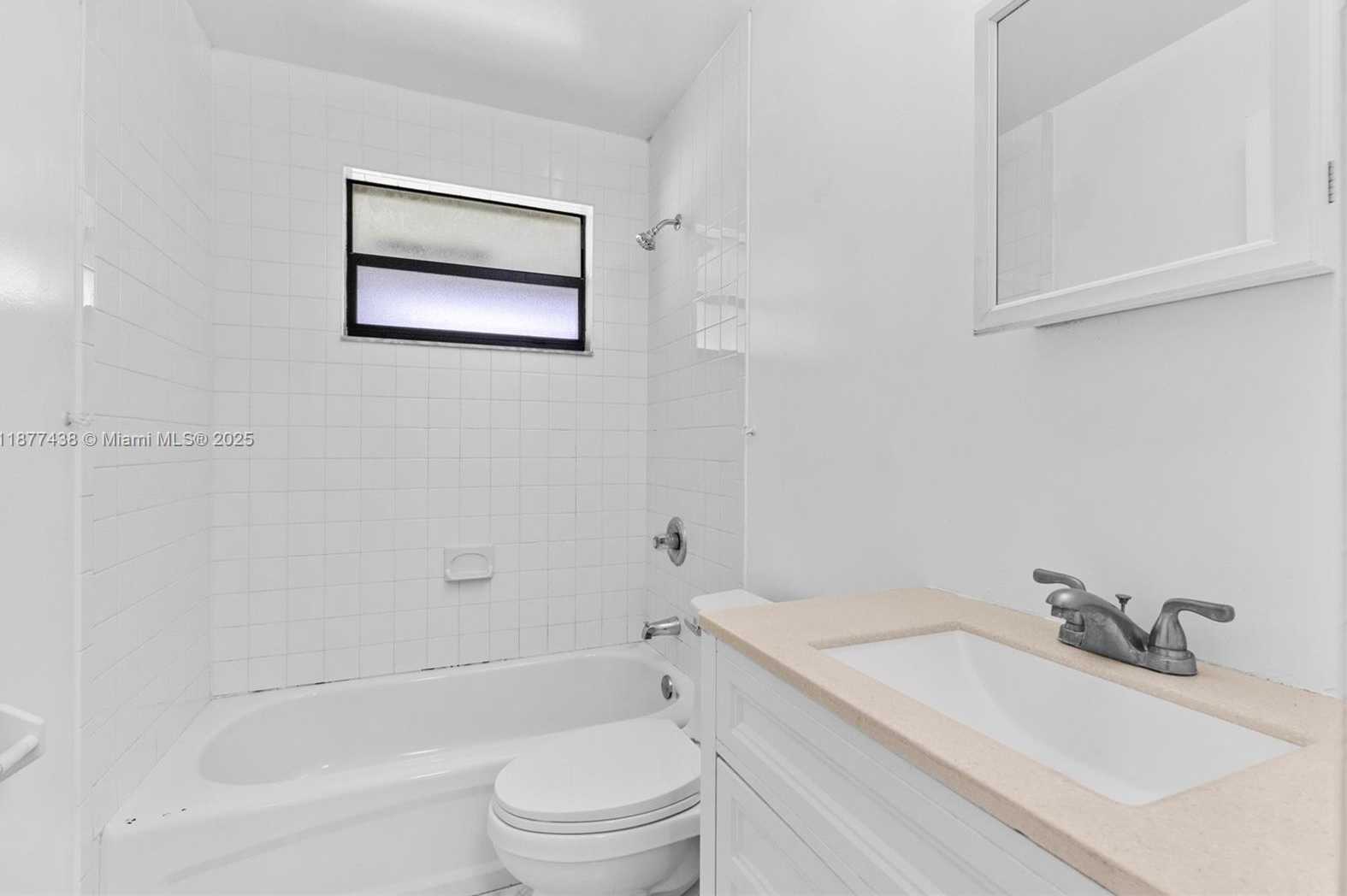 Small Image of 5629 TAFT ST #5629, Hollywood Number 16