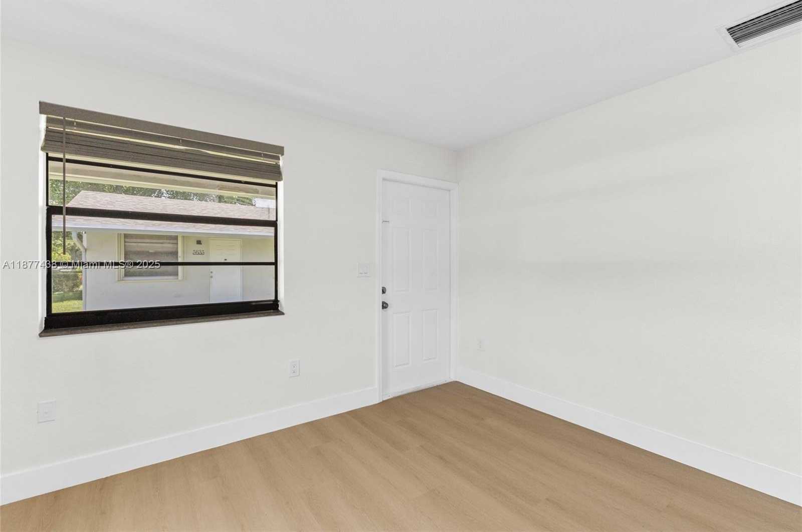 Small Image of 5629 TAFT ST #5629, Hollywood Number 4