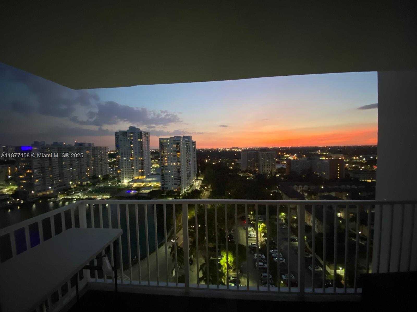 Small Image of 2801 NORTH EAST 183RD ST #1909W, Aventura Number 3