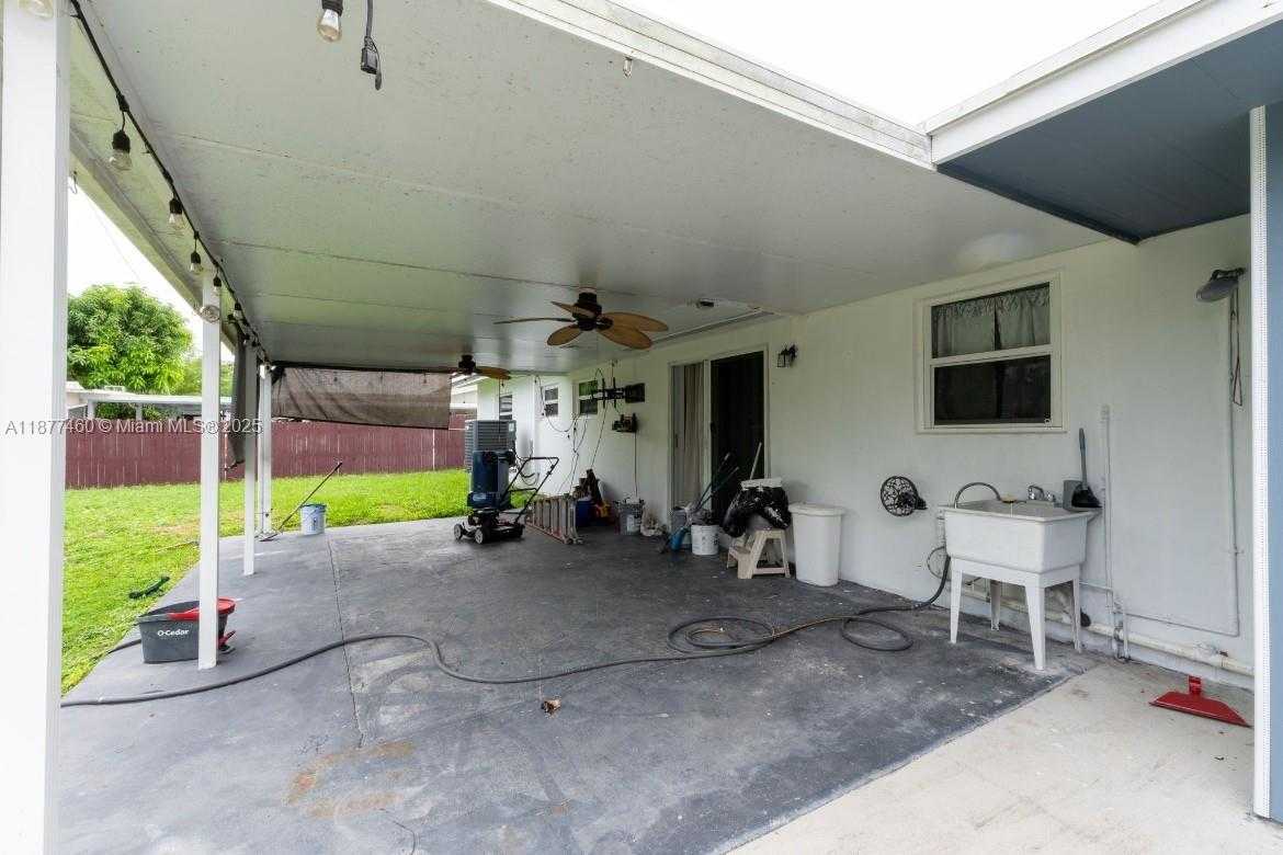 Small Image of Miami Number 24