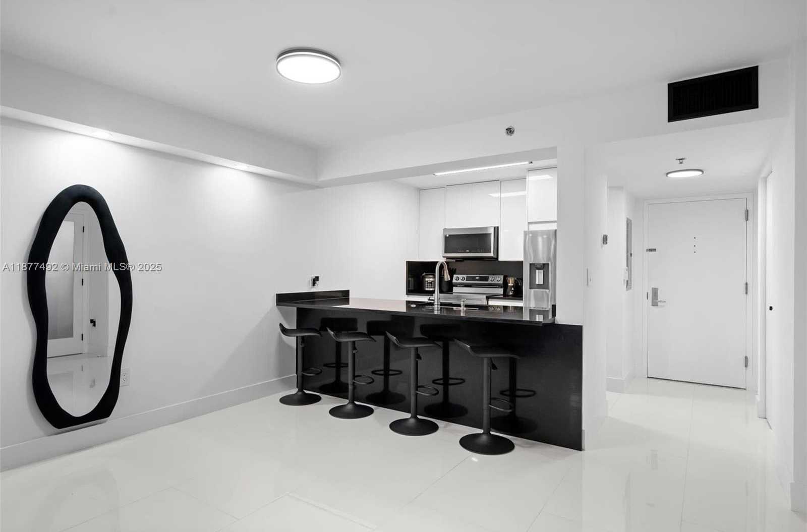 Small Image of 1200 BRICKELL BAY DR #2812, Miami Number 10