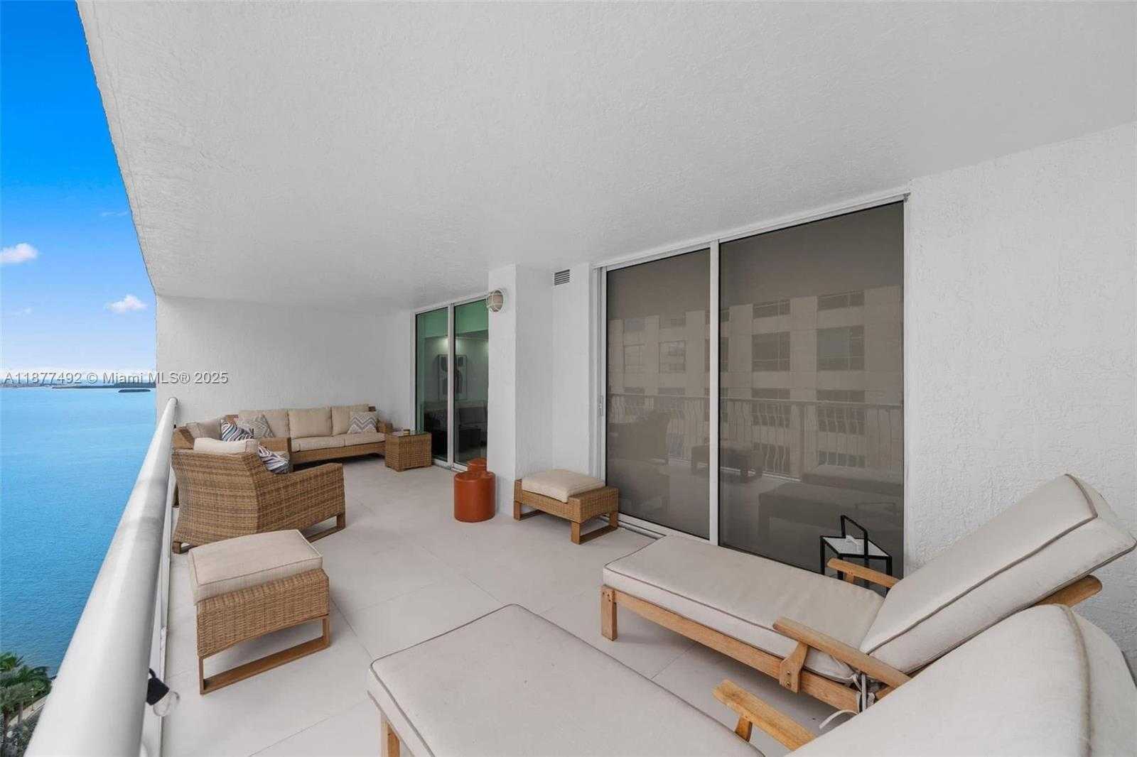 Small Image of 1200 BRICKELL BAY DR #2812, Miami Number 14