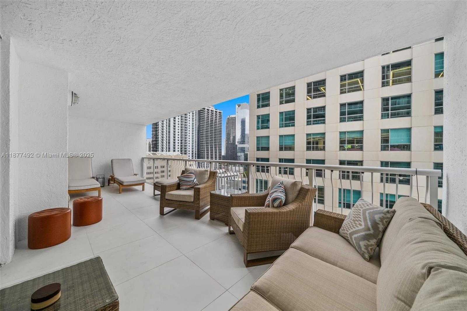 Small Image of 1200 BRICKELL BAY DR #2812, Miami Number 2