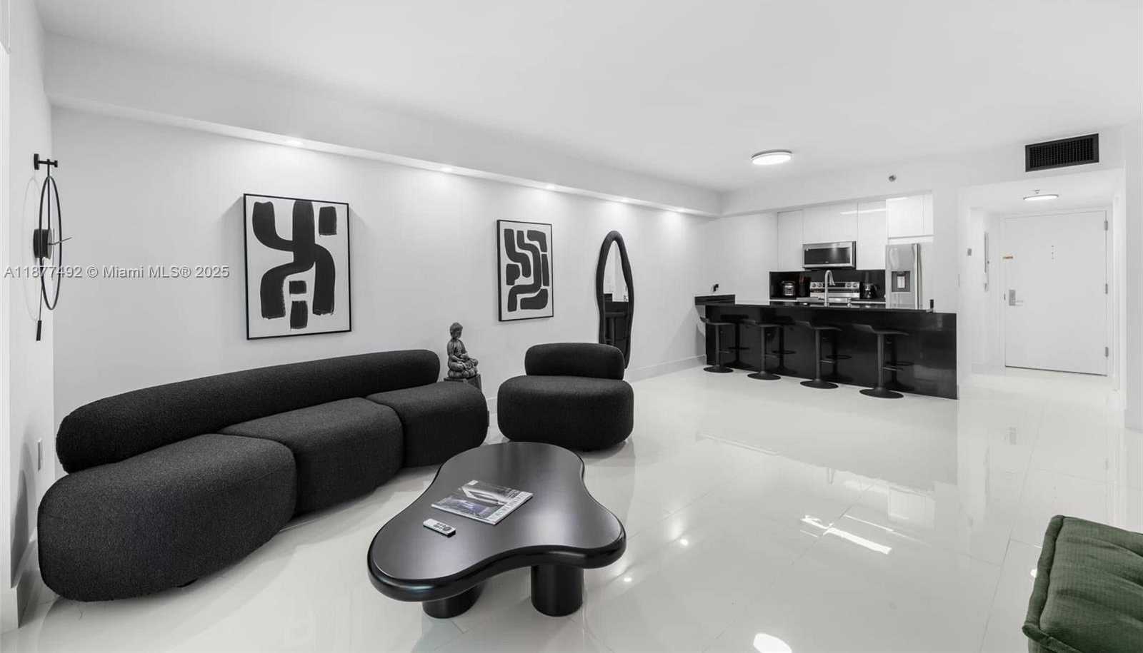 Small Image of 1200 BRICKELL BAY DR #2812, Miami Number 20