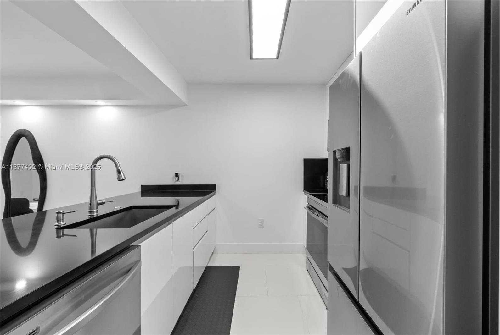 Small Image of 1200 BRICKELL BAY DR #2812, Miami Number 24