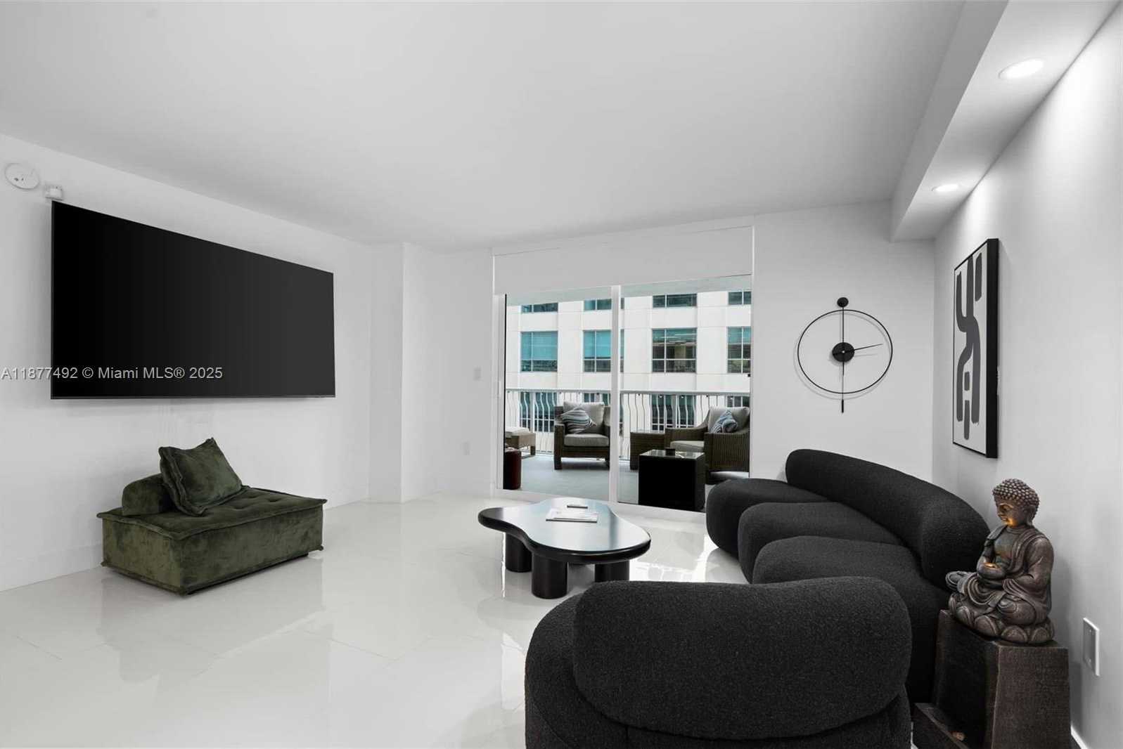 Small Image of 1200 BRICKELL BAY DR #2812, Miami Number 25