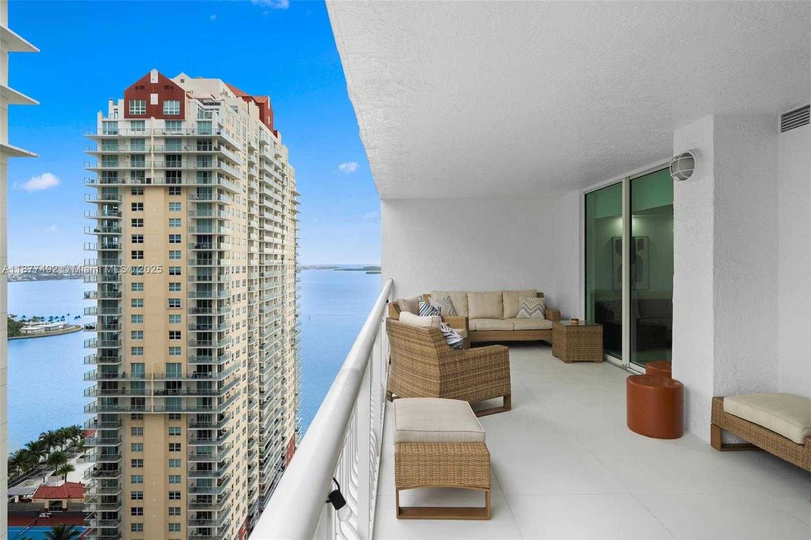 Small Image of 1200 BRICKELL BAY DR #2812, Miami Number 5