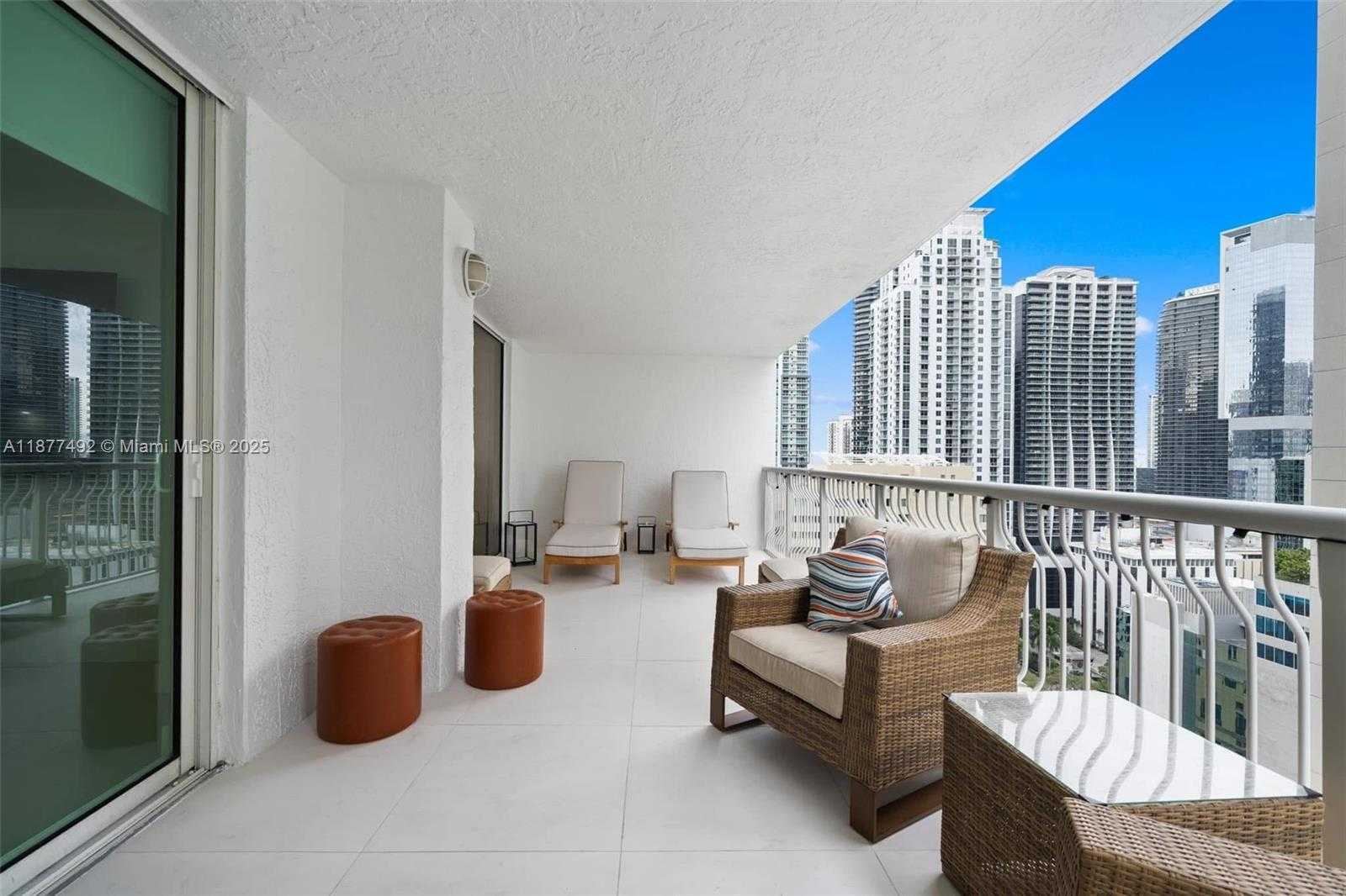Small Image of 1200 BRICKELL BAY DR #2812, Miami Number 6