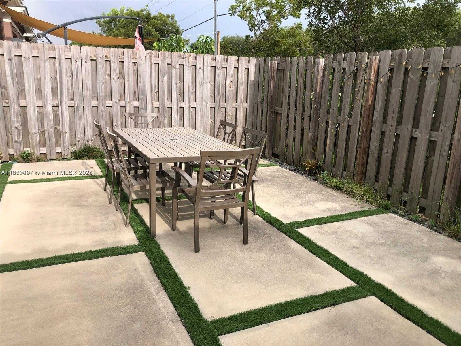 Small Image of 12752 SOUTH WEST 131ST TER #12752, Miami Number 13