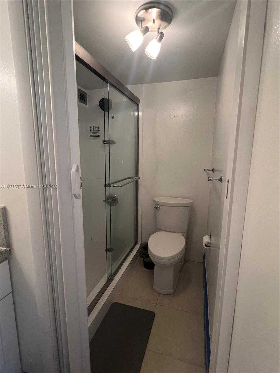 Small Image of 17011 NORTH BAY RD #512, Sunny Isles Beach Number 15