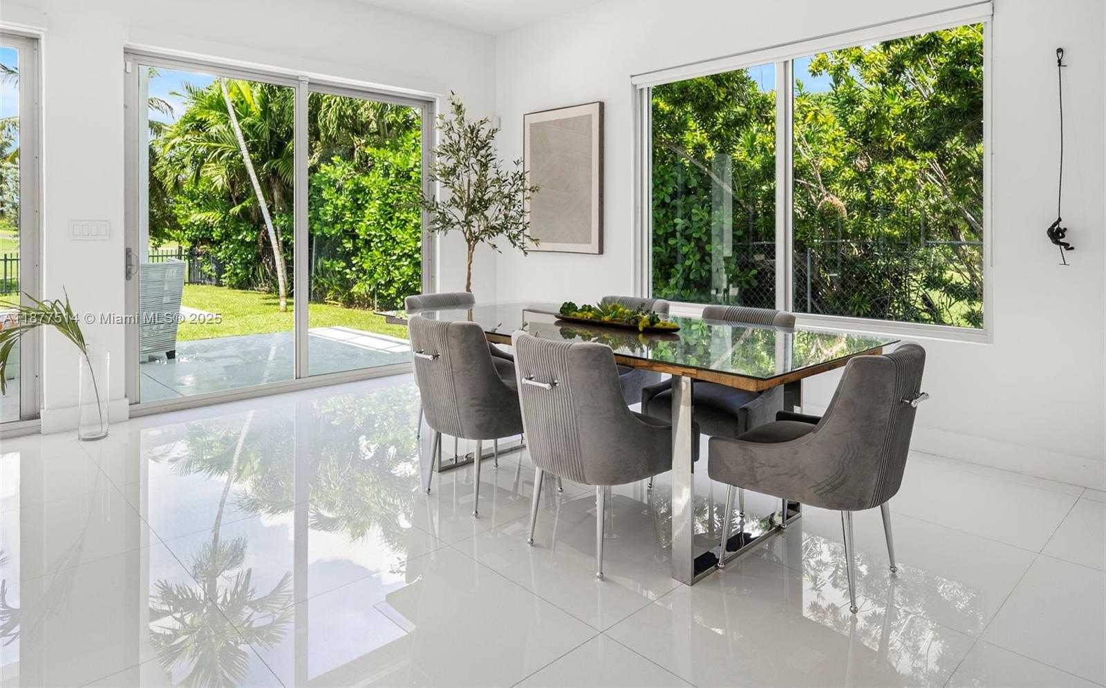 Small Image of 6050 LA GORCE DR, Miami Beach Number 15