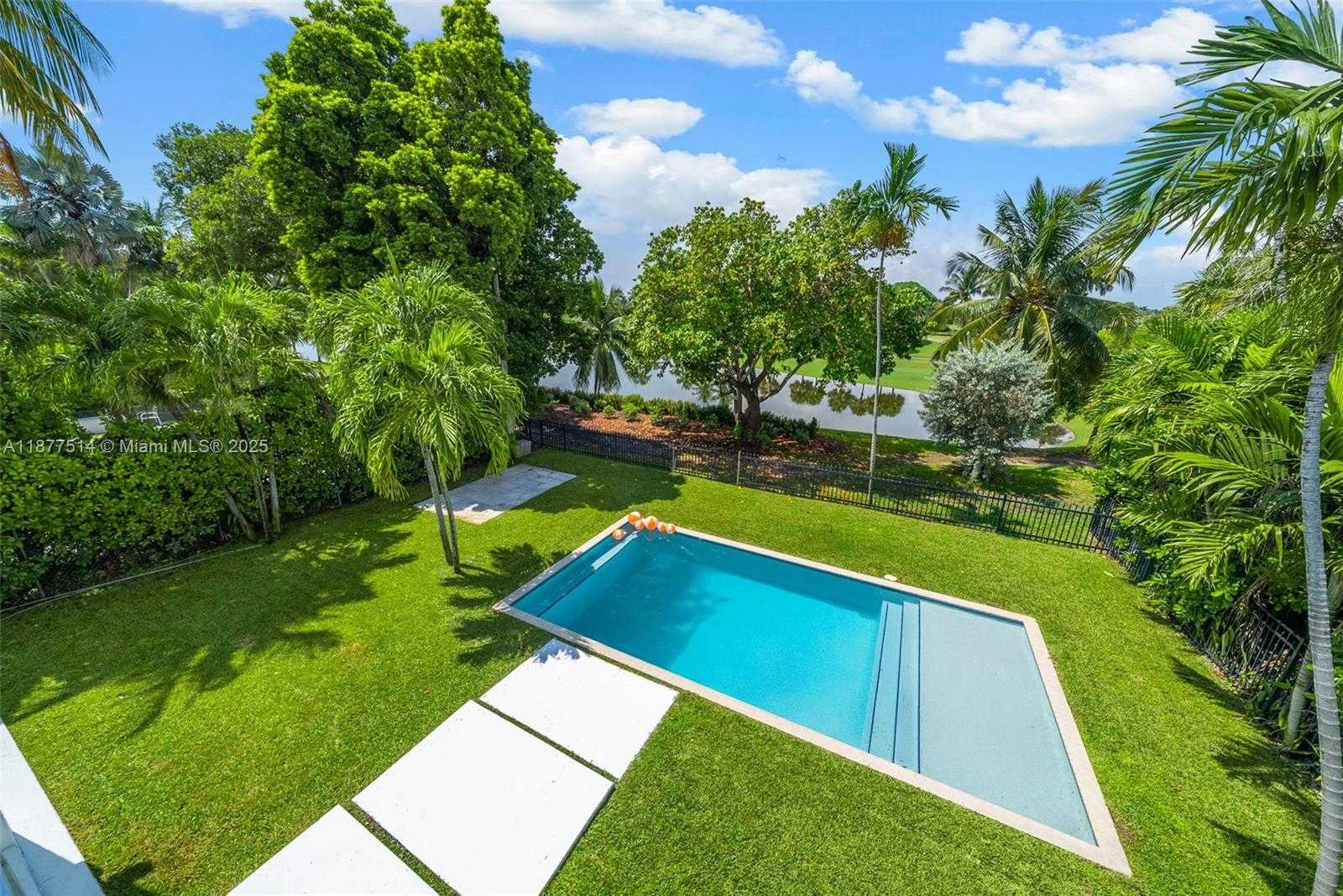 Small Image of 6050 LA GORCE DR, Miami Beach Number 2