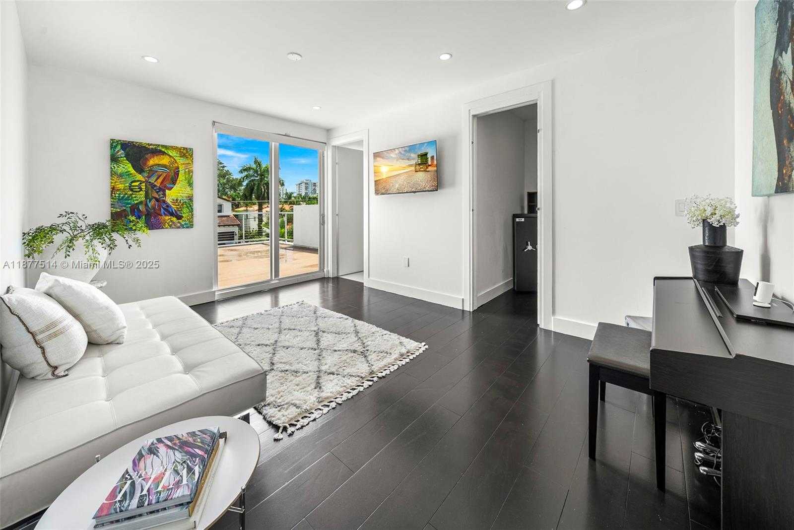 Small Image of 6050 LA GORCE DR, Miami Beach Number 20