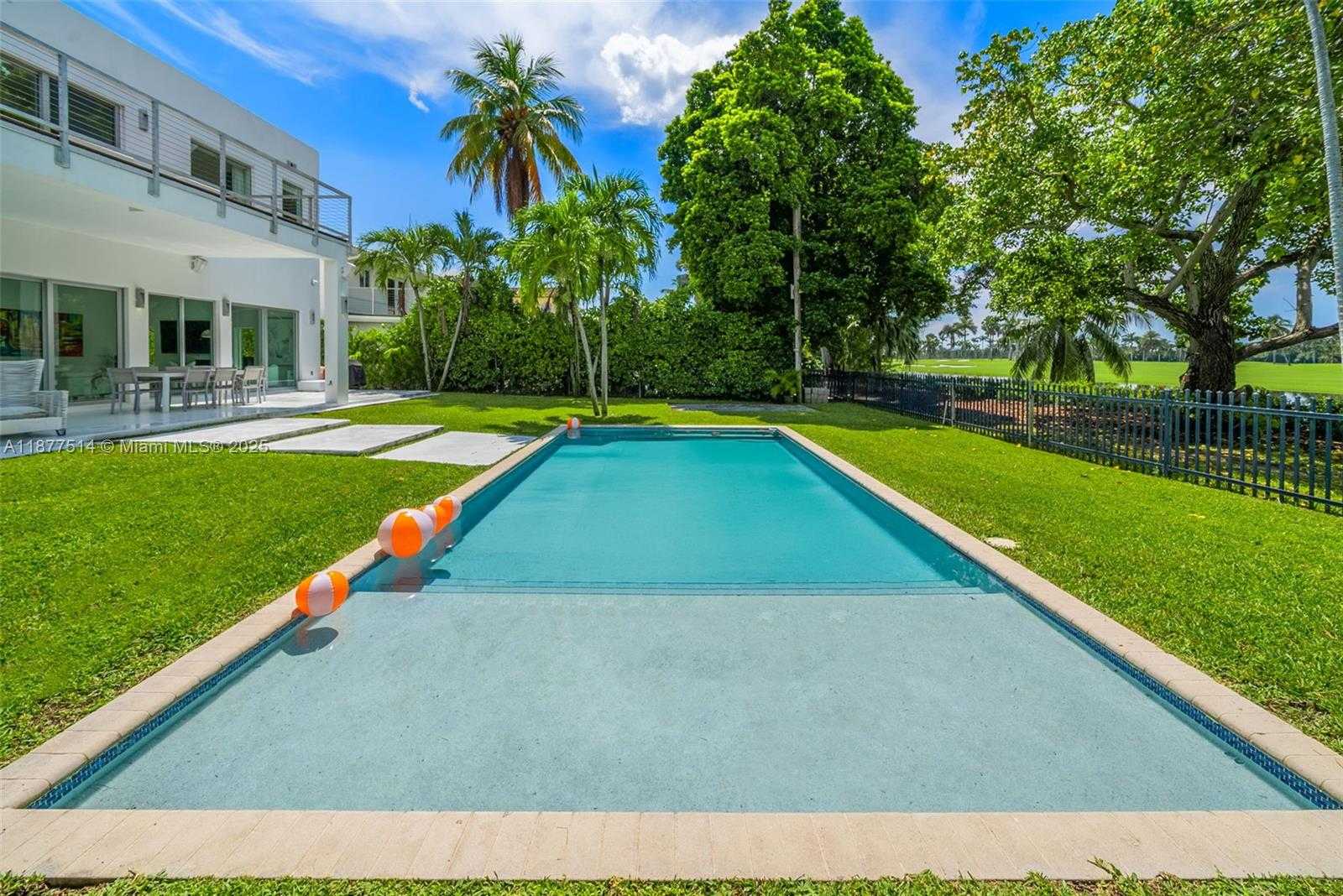 Small Image of 6050 LA GORCE DR, Miami Beach Number 6