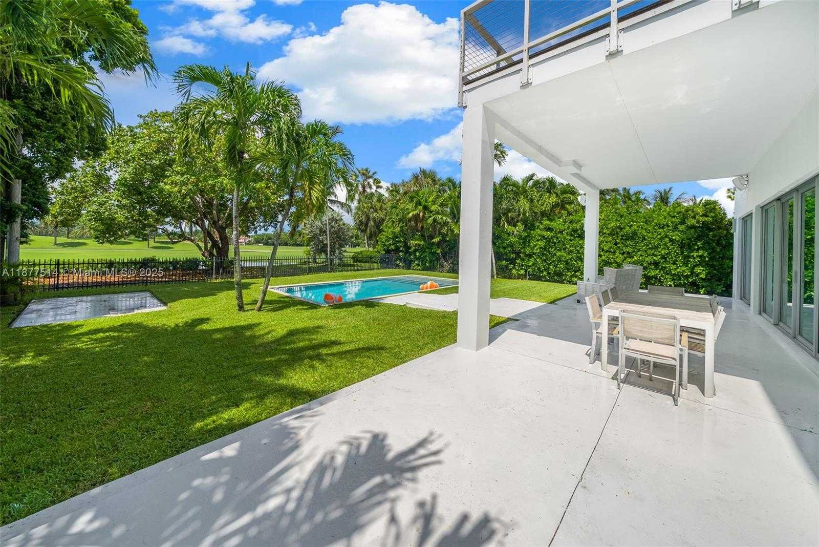 Small Image of 6050 LA GORCE DR, Miami Beach Number 7