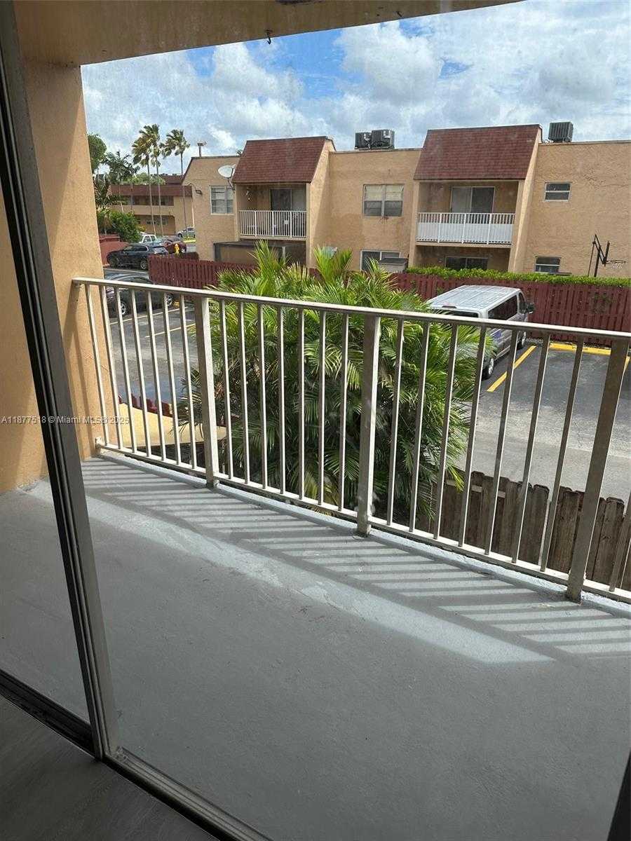 Small Image of 9972 SOUTH WEST 88ST #1126, Miami Number 17