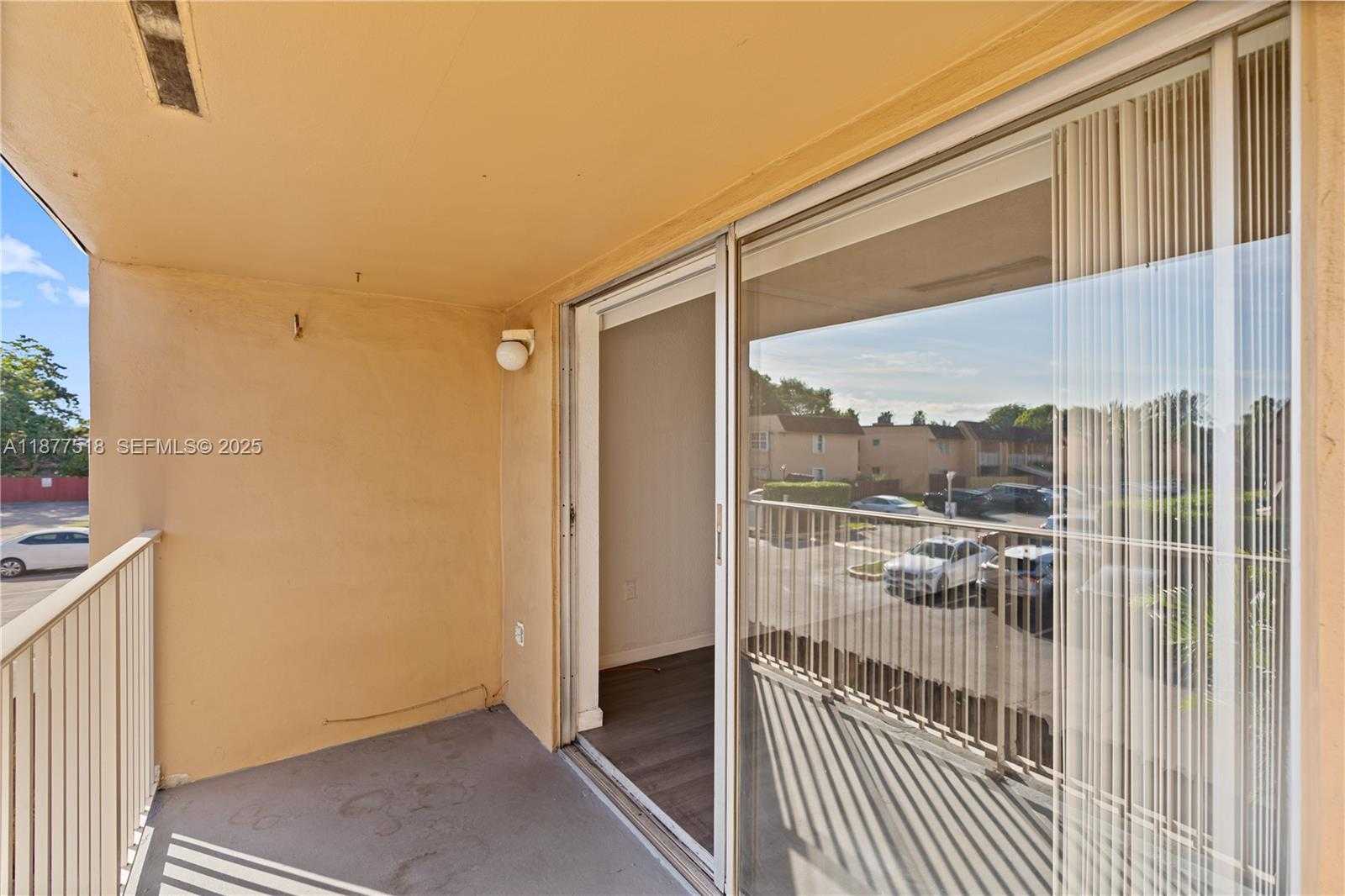 Small Image of 9972 SOUTH WEST 88ST #1126, Miami Number 23