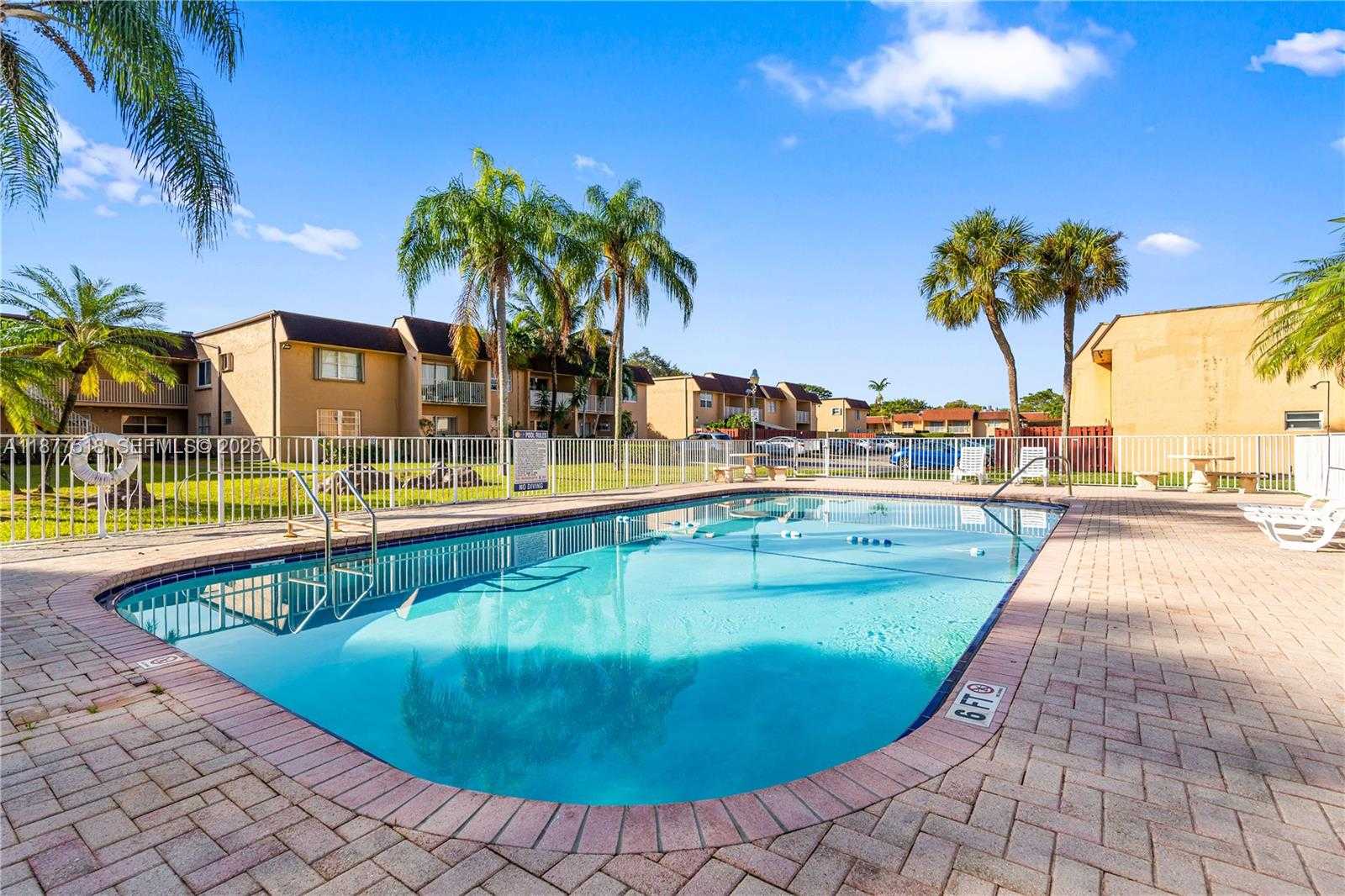 Small Image of 9972 SOUTH WEST 88ST #1126, Miami Number 29